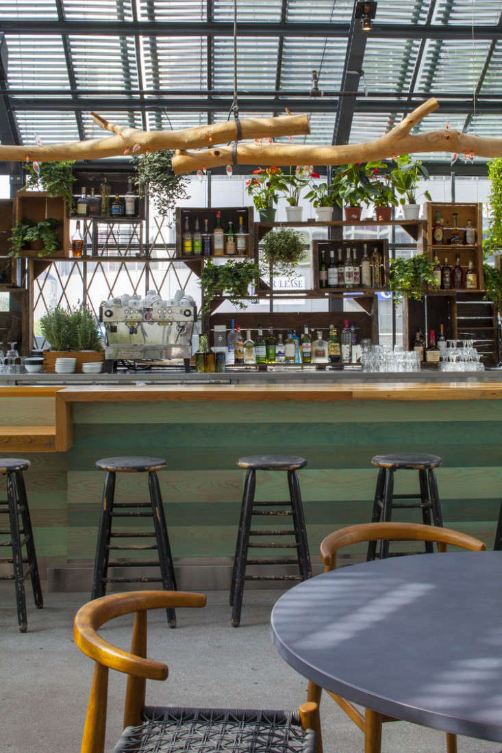 bar at Roy Choi’s Commissary on Gardenista